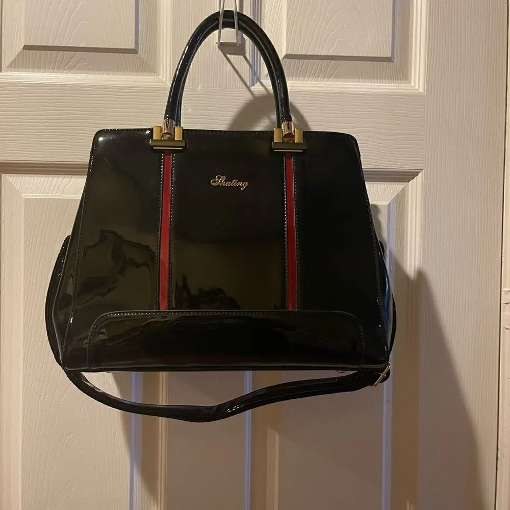 Shuting patent leather Black & Red Satchel/shoulder bag with gold tone Hardwares